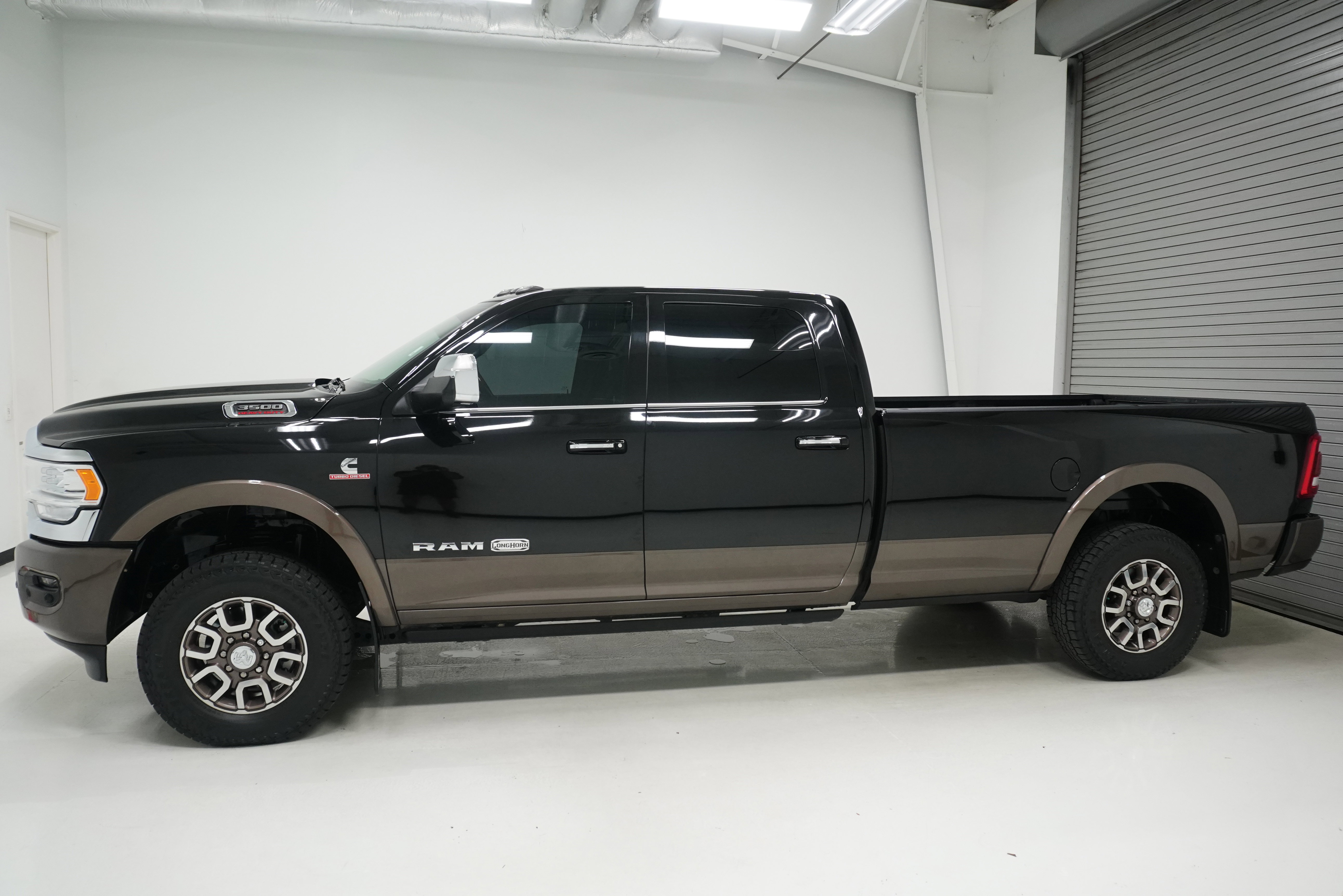 Used 2022 RAM 3500 Limited image 6