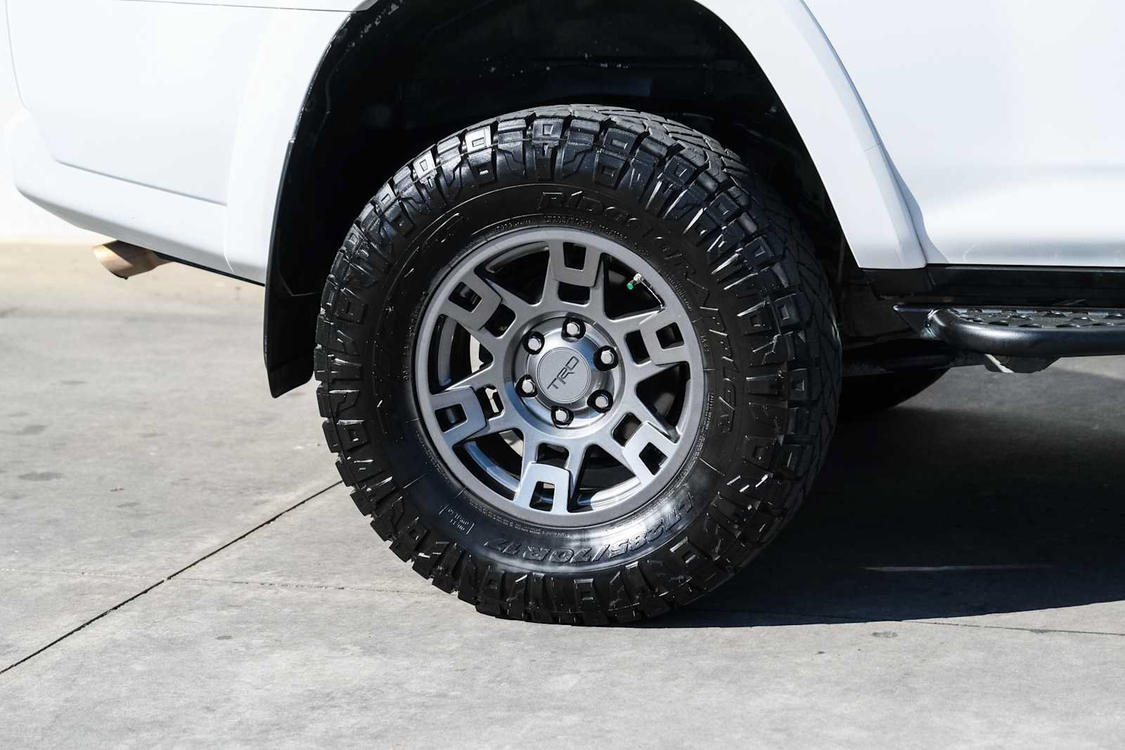 Used 2020 Toyota 4Runner Venture w/ Moonroof Package AWD/4WD image 7