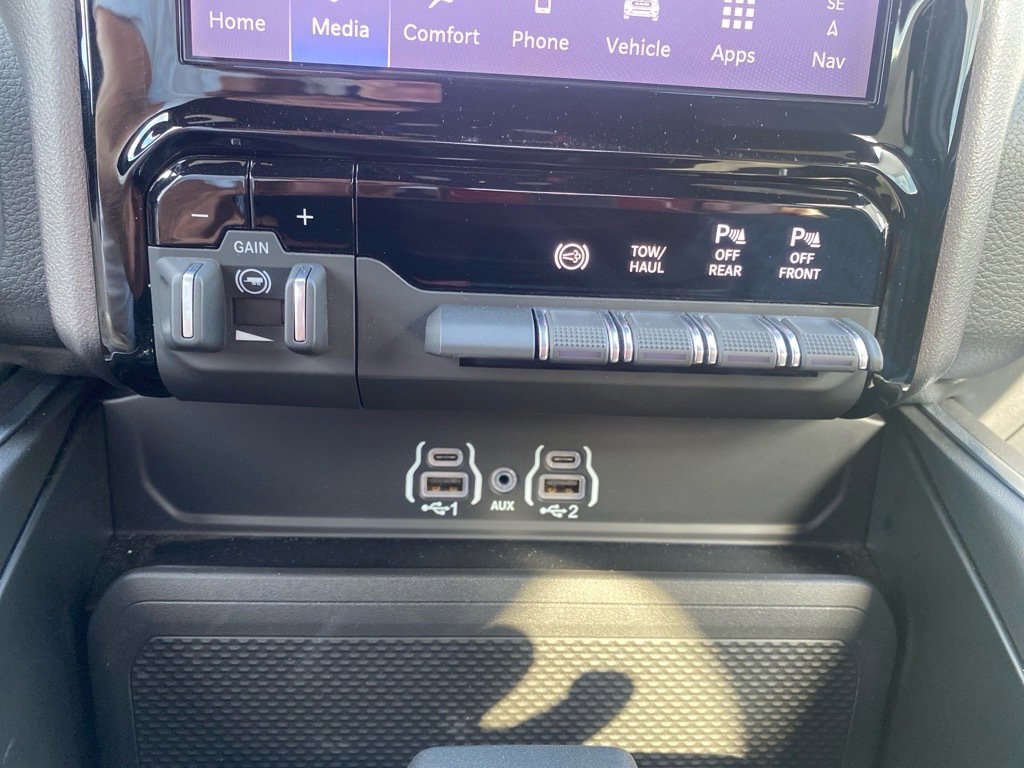 New 2025 RAM 2500 Big Horn image 32