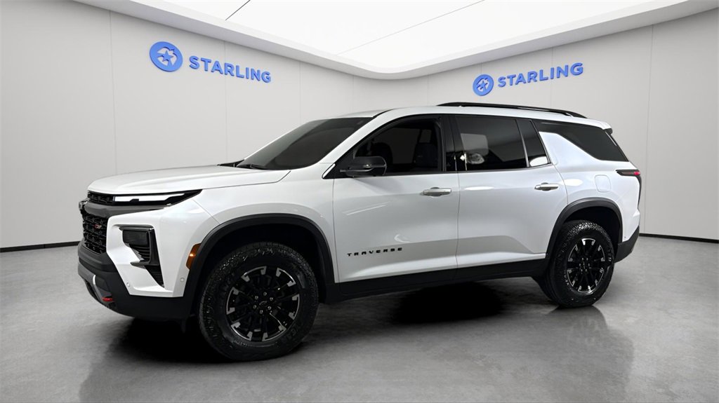 Used 2024 Chevrolet Traverse Z71 w/ Enhanced Driving Package image 2