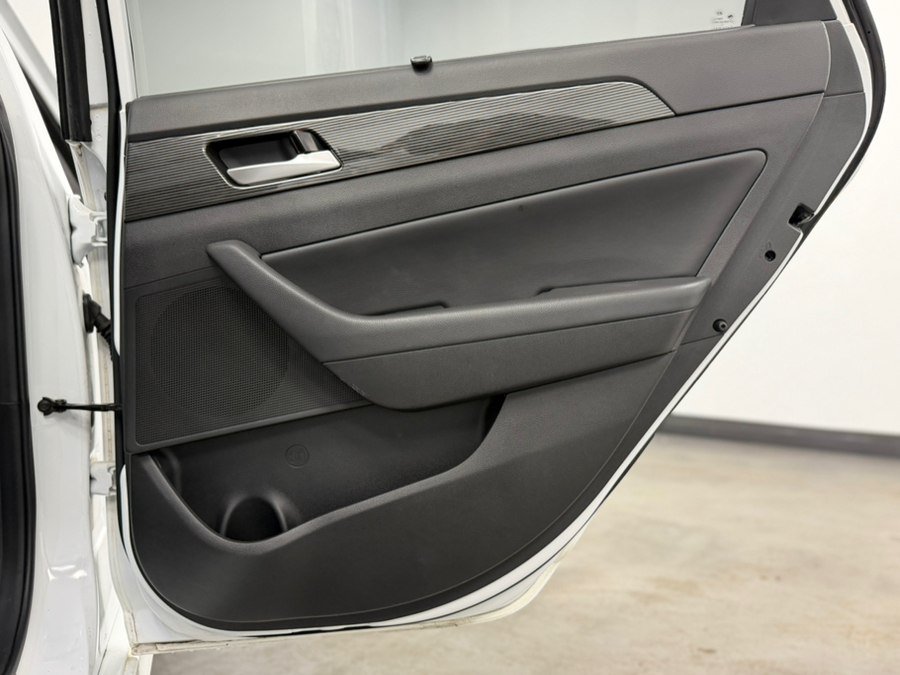 Used 2019 Hyundai Sonata Limited w/ Ultimate Package 04 FWD image 29