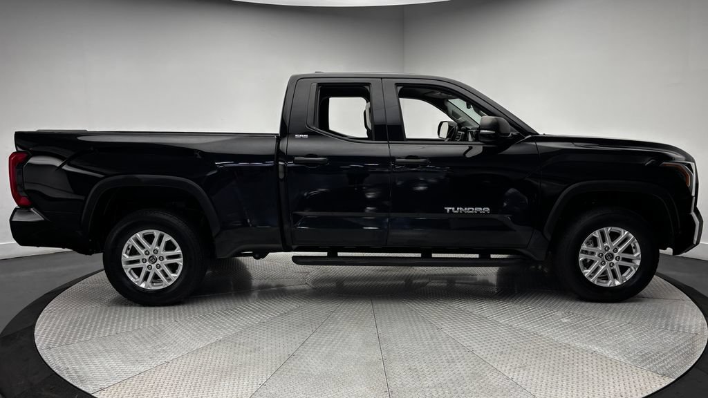 Used 2022 Toyota Tundra SR5 w/ SR5 Convenience Package AWD/4WD image 38