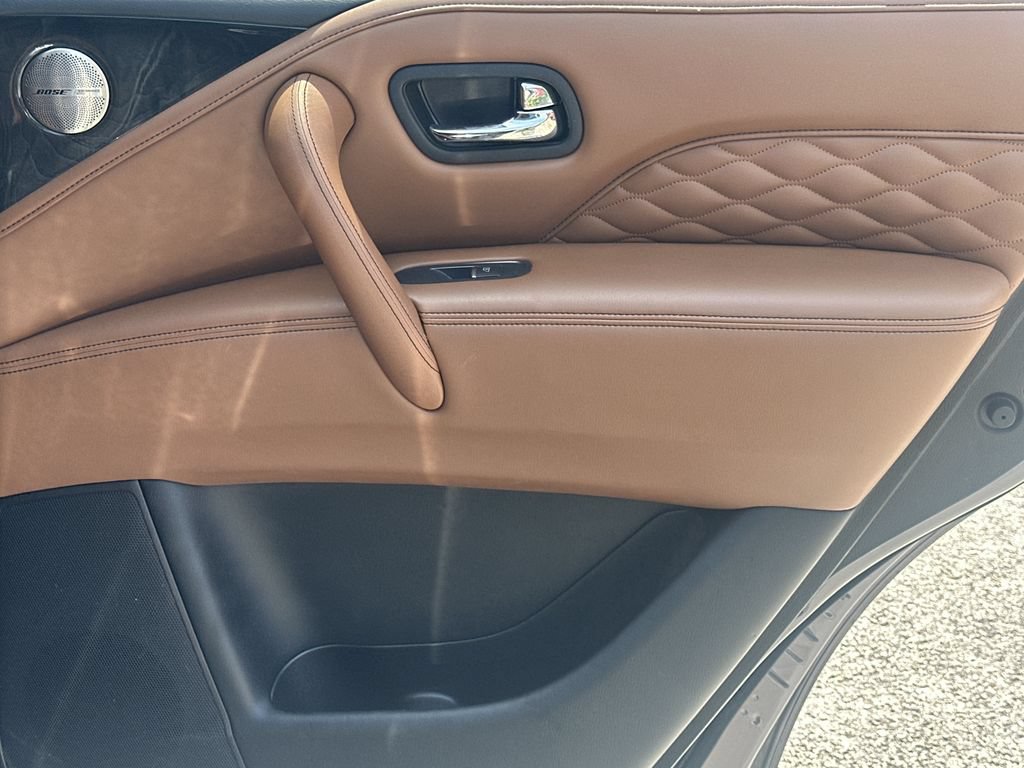 Used 2023 INFINITI QX80 Sensory w/ Cargo Package AWD/4WD image 15