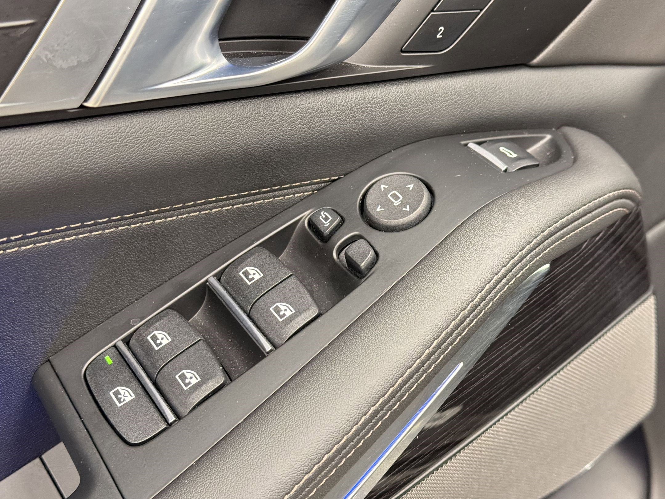 Certified 2026 BMW X5 xDrive40i w/ M Sport Package image 22