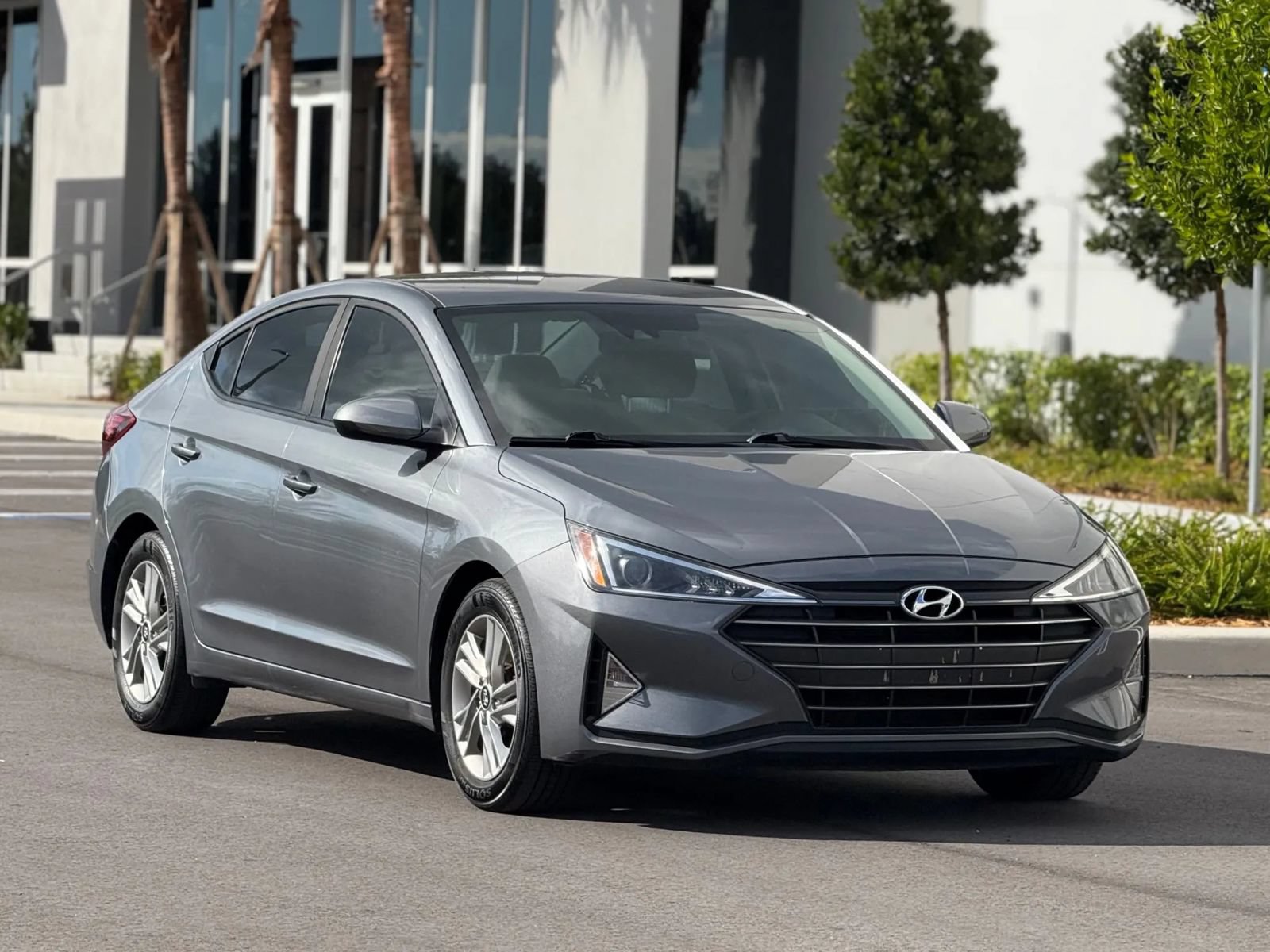 Used 2019 Hyundai Elantra SEL FWD image 1