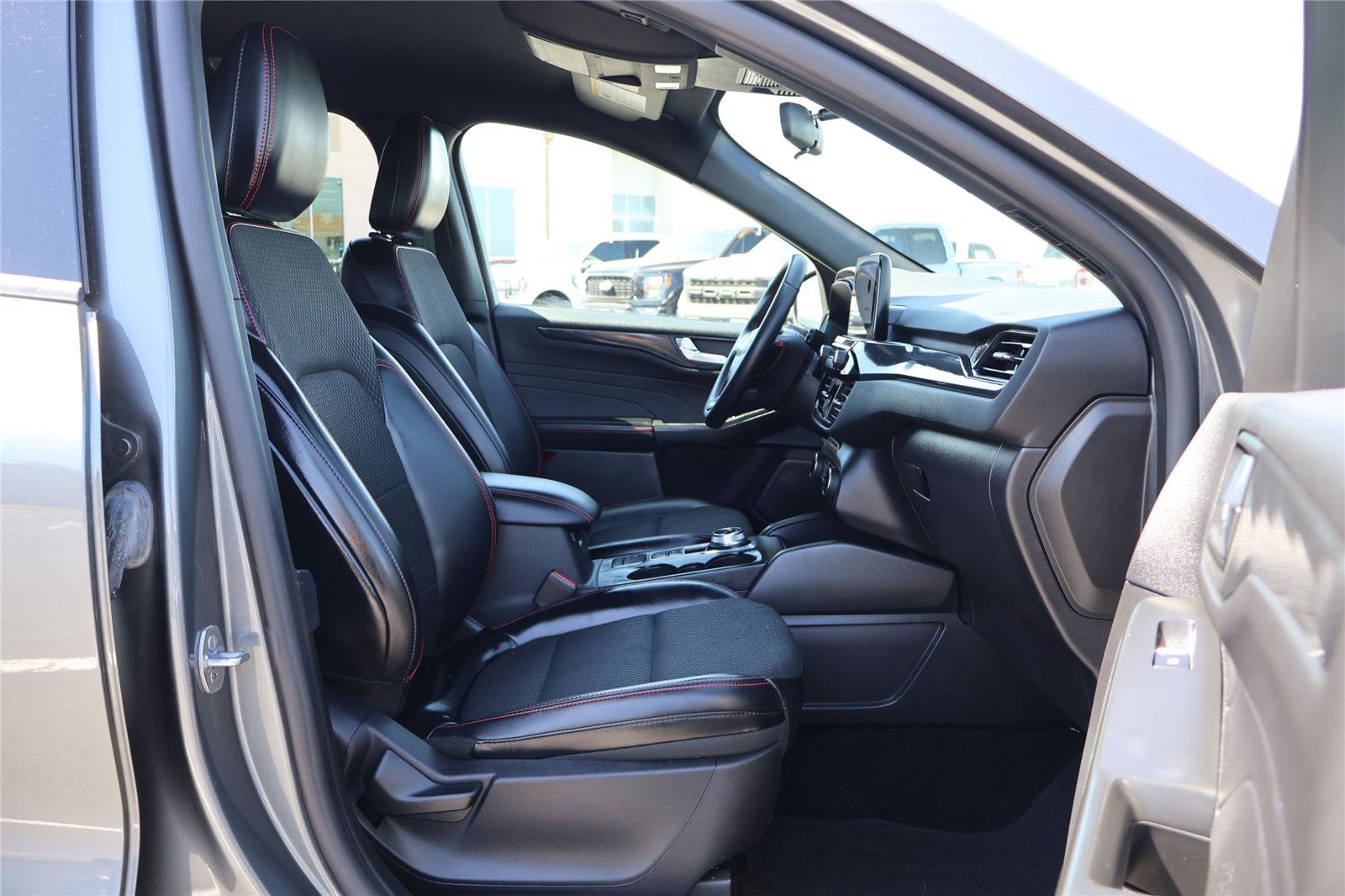 Used 2024 Ford Escape ST-Line w/ Equipment Group 301A image 35