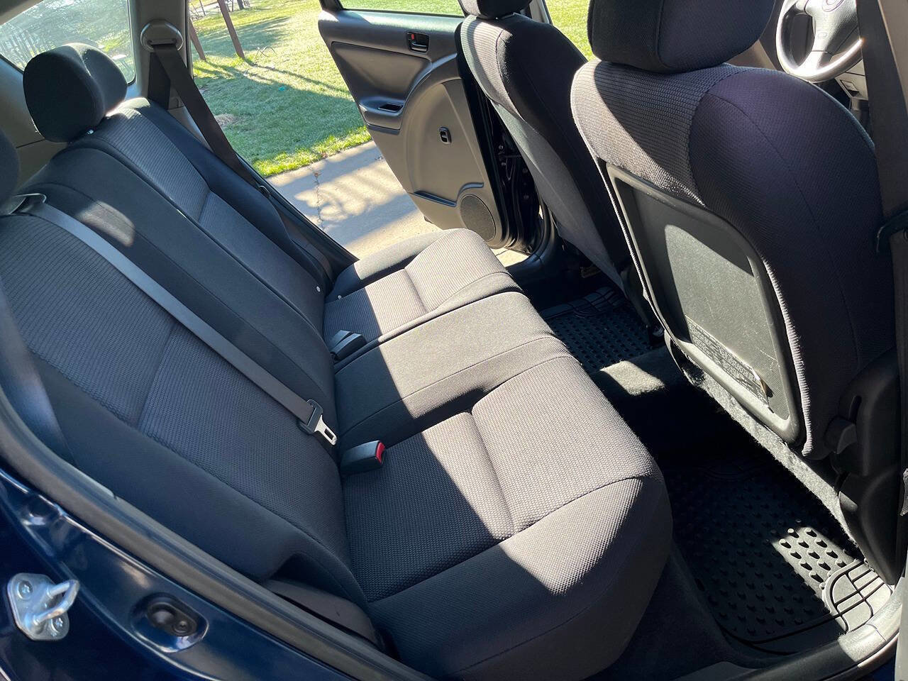 Used 2007 Pontiac Vibe w/ Preferred Package image 6