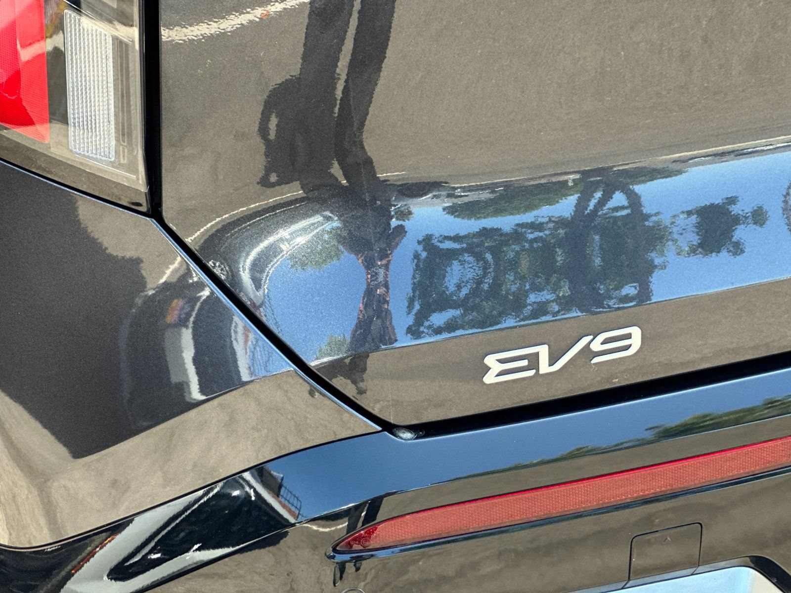 Certified 2024 Kia EV9 Land AWD/4WD image 38
