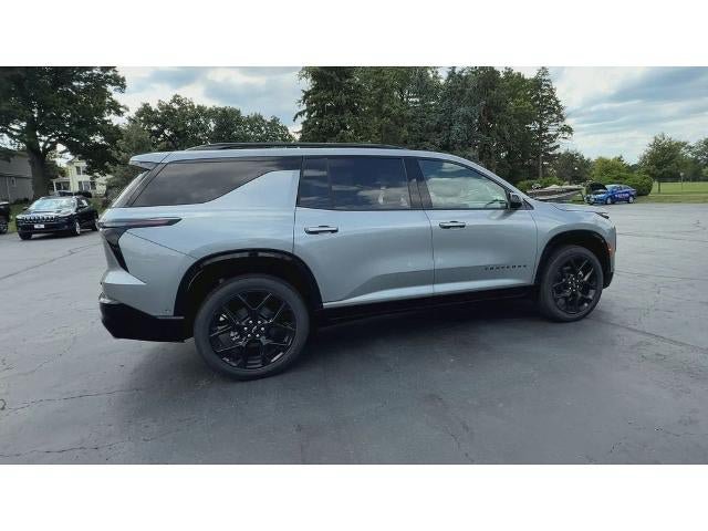 New 2026 Chevrolet Traverse RS w/ LPO, Floor Liner Package AWD/4WD image 9