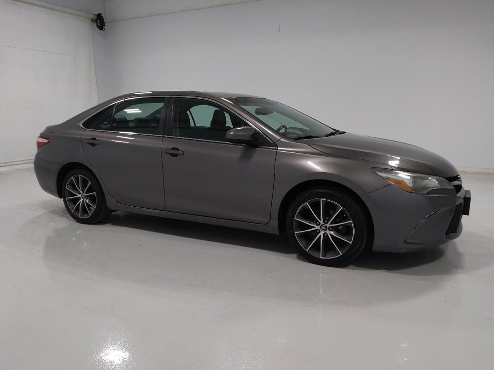 Used 2017 Toyota Camry XSE w/ Moonroof Package image 11