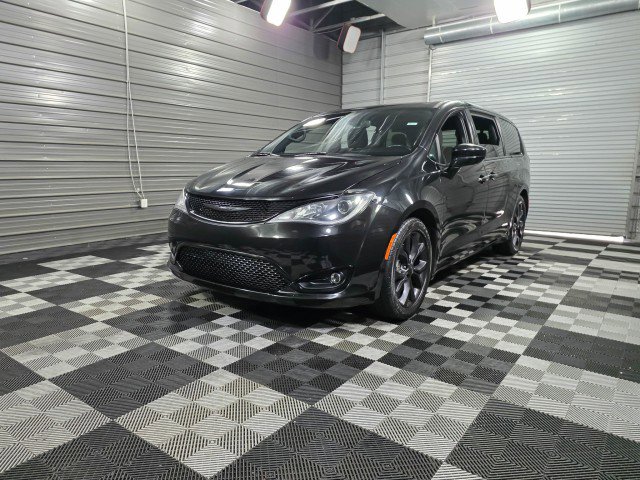 Used 2020 Chrysler Pacifica Touring w/ S Appearance Package image 44