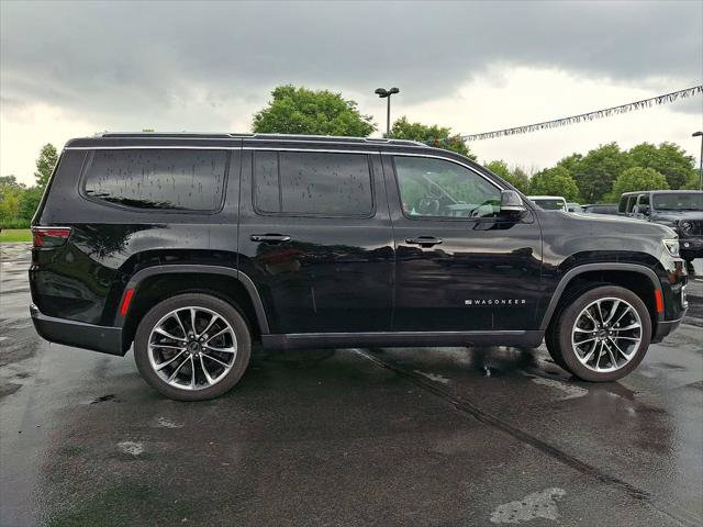 Certified 2022 Jeep Wagoneer Series III w/ Premium Group I AWD/4WD image 7