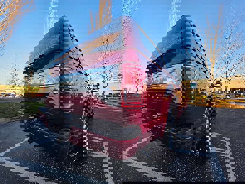 Used 2017 Ford F150 Platinum w/ Equipment Group 701A Luxury AWD/4WD image 12