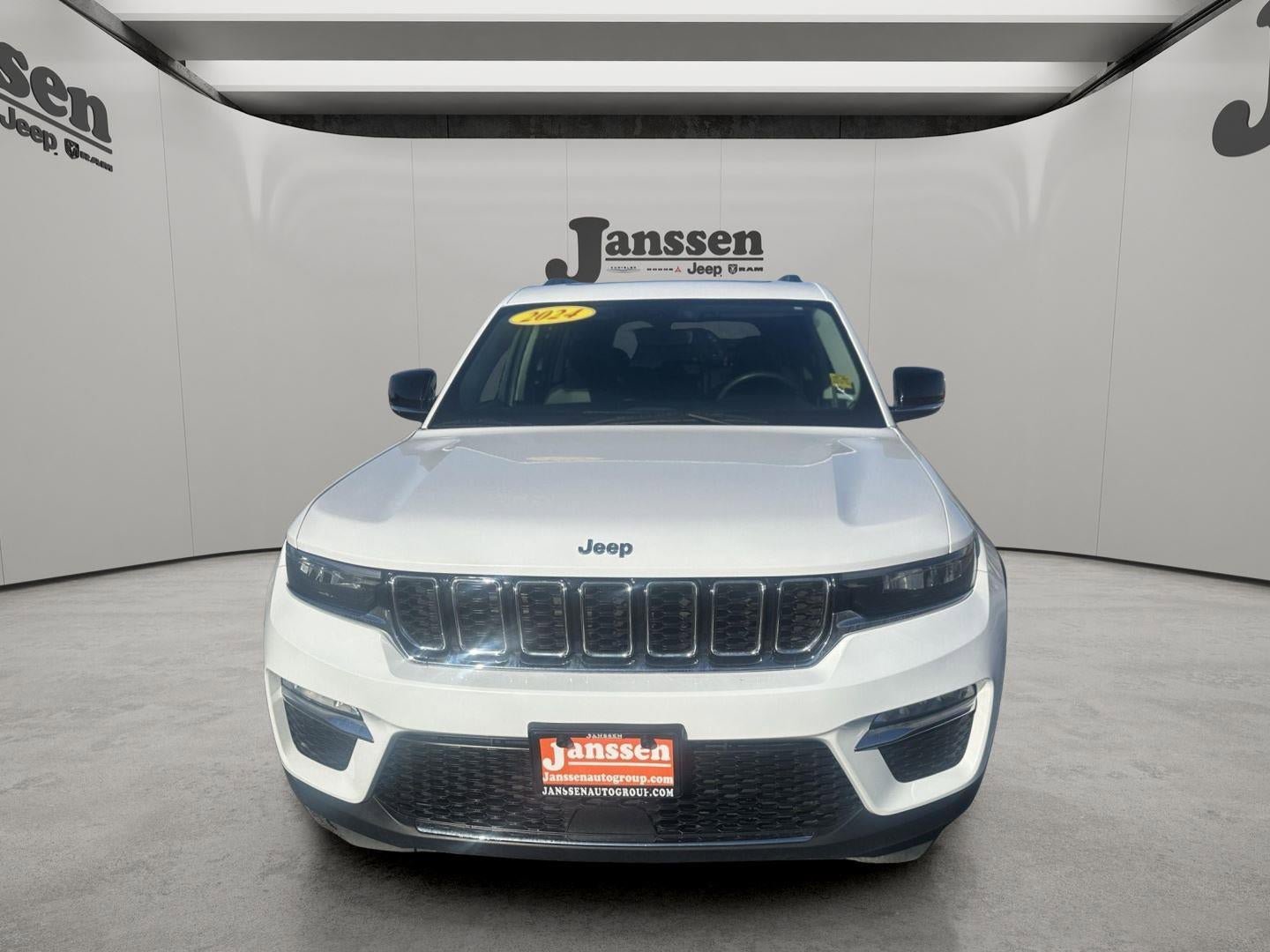 Used 2024 Jeep Grand Cherokee Limited 4xe AWD/4WD image 7