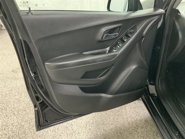 Used 2021 Chevrolet Trax LT AWD/4WD image 15