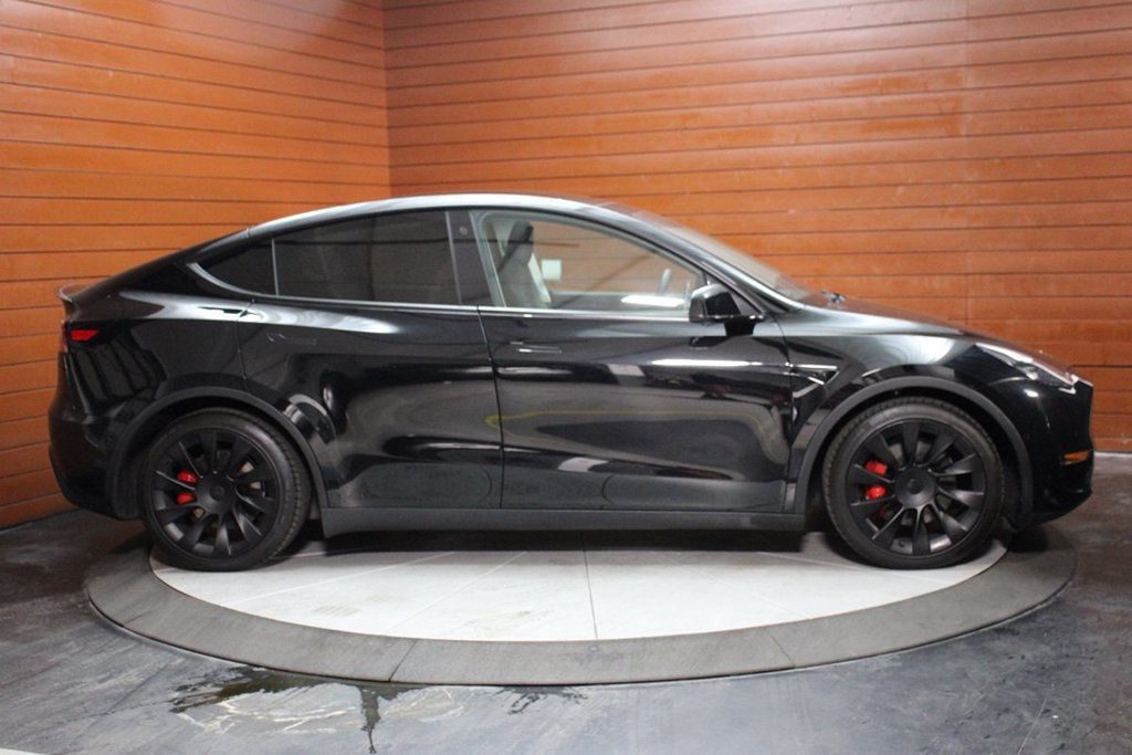 Used 2022 Tesla Model Y Performance AWD/4WD image 11