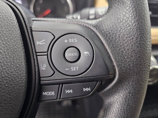 Used 2021 Toyota RAV4 XLE w/ Convenience Package image 11