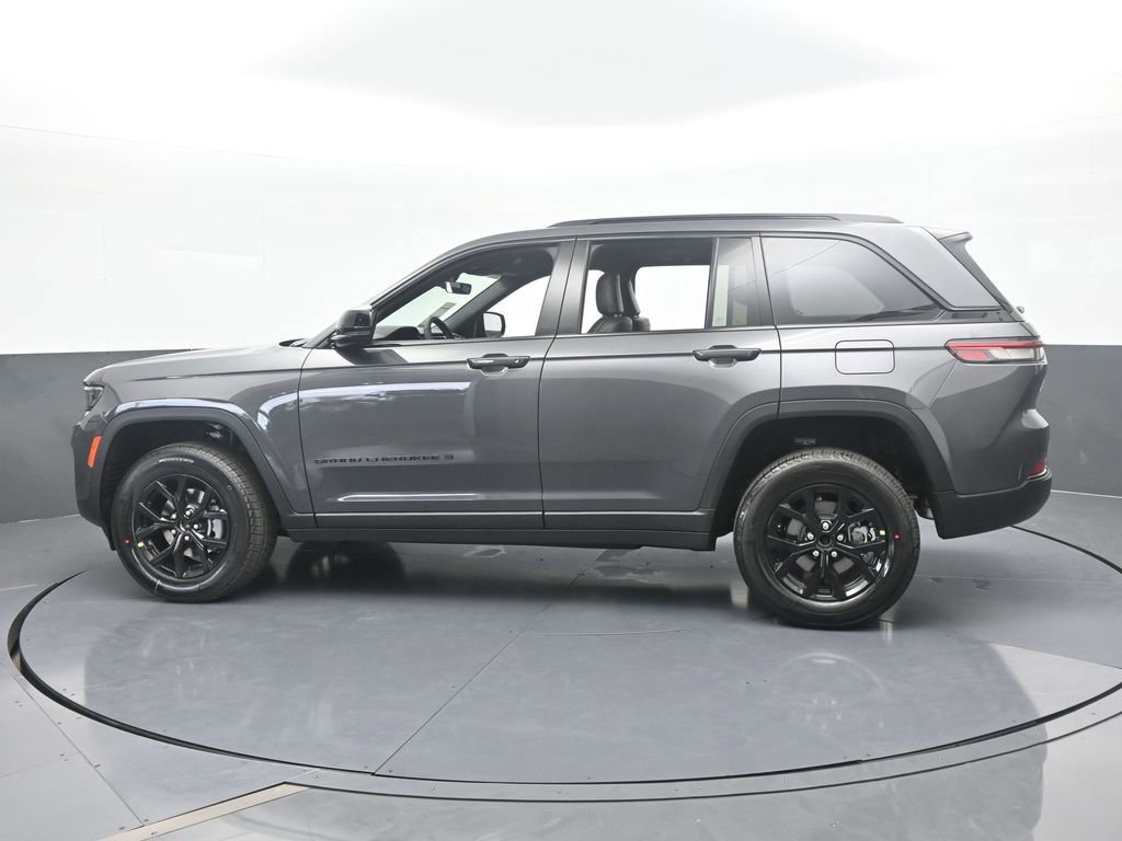 New 2025 Jeep Grand Cherokee Altitude image 3