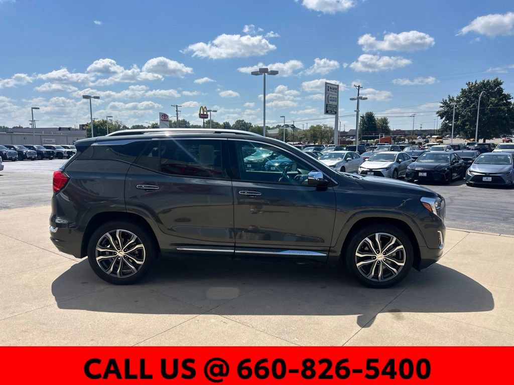 Used 2019 GMC Terrain Denali w/ Advanced Safety Package AWD/4WD image 4