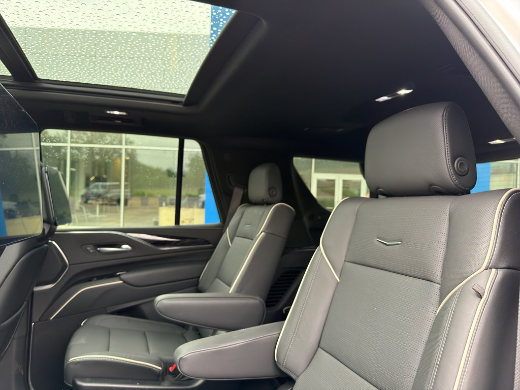 Used 2023 Cadillac Escalade Sport w/ LPO, ONYX Package RWD image 4