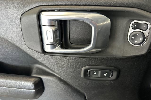 Used 2021 Jeep Gladiator Rubicon AWD/4WD image 12