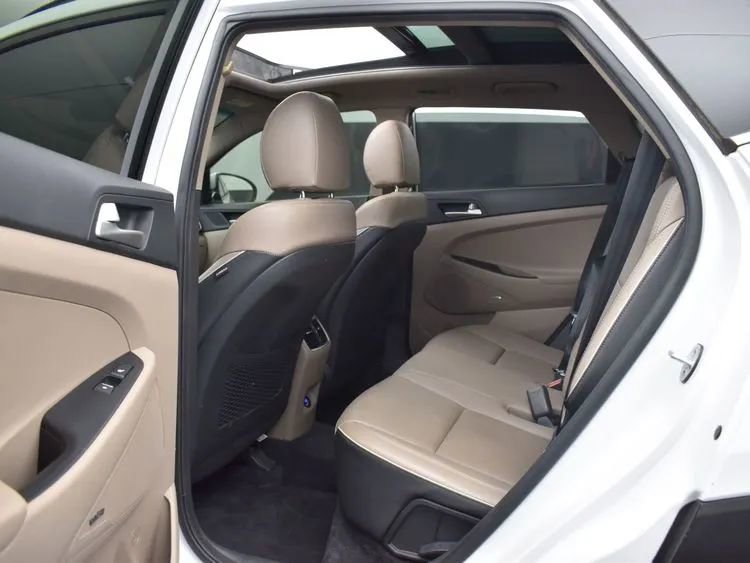 Used 2019 Hyundai Tucson Ultimate w/ Cargo Package image 15