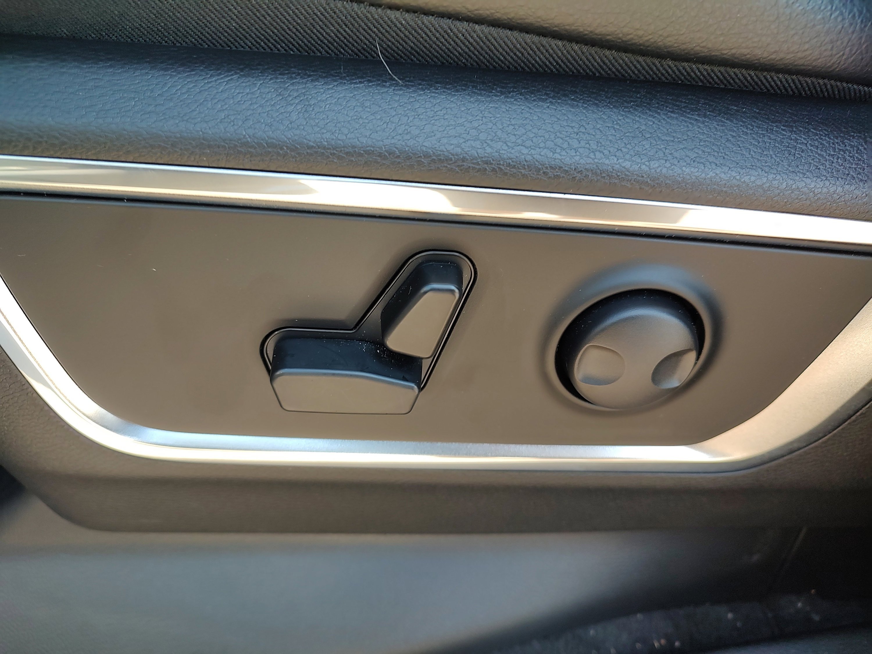 New 2025 RAM 1500 Laramie RWD image 27