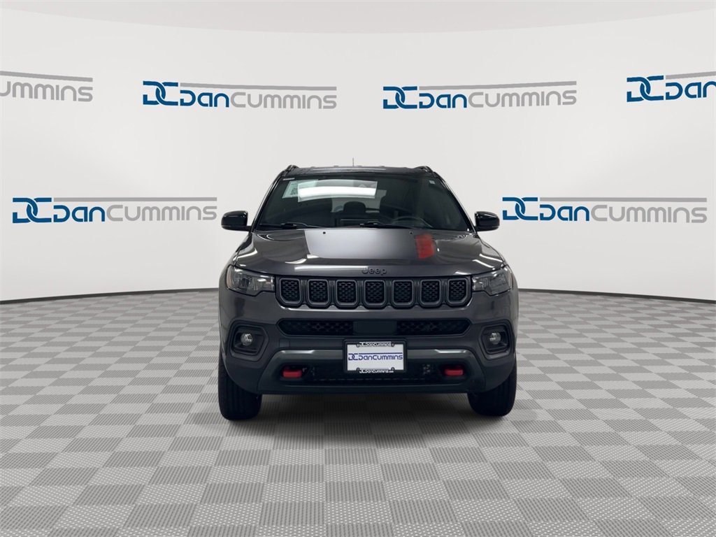 Used 2023 Jeep Compass Trailhawk image 3