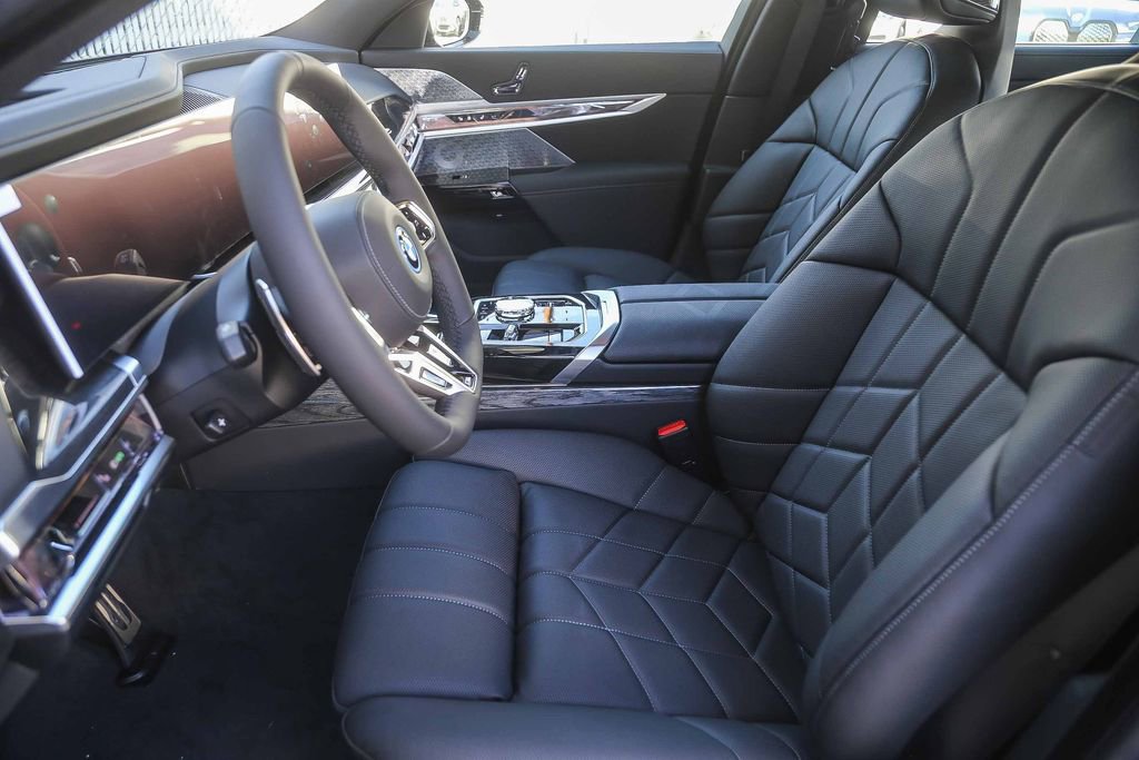 New 2026 BMW 750e xDrive w/ Premium Package AWD/4WD image 14