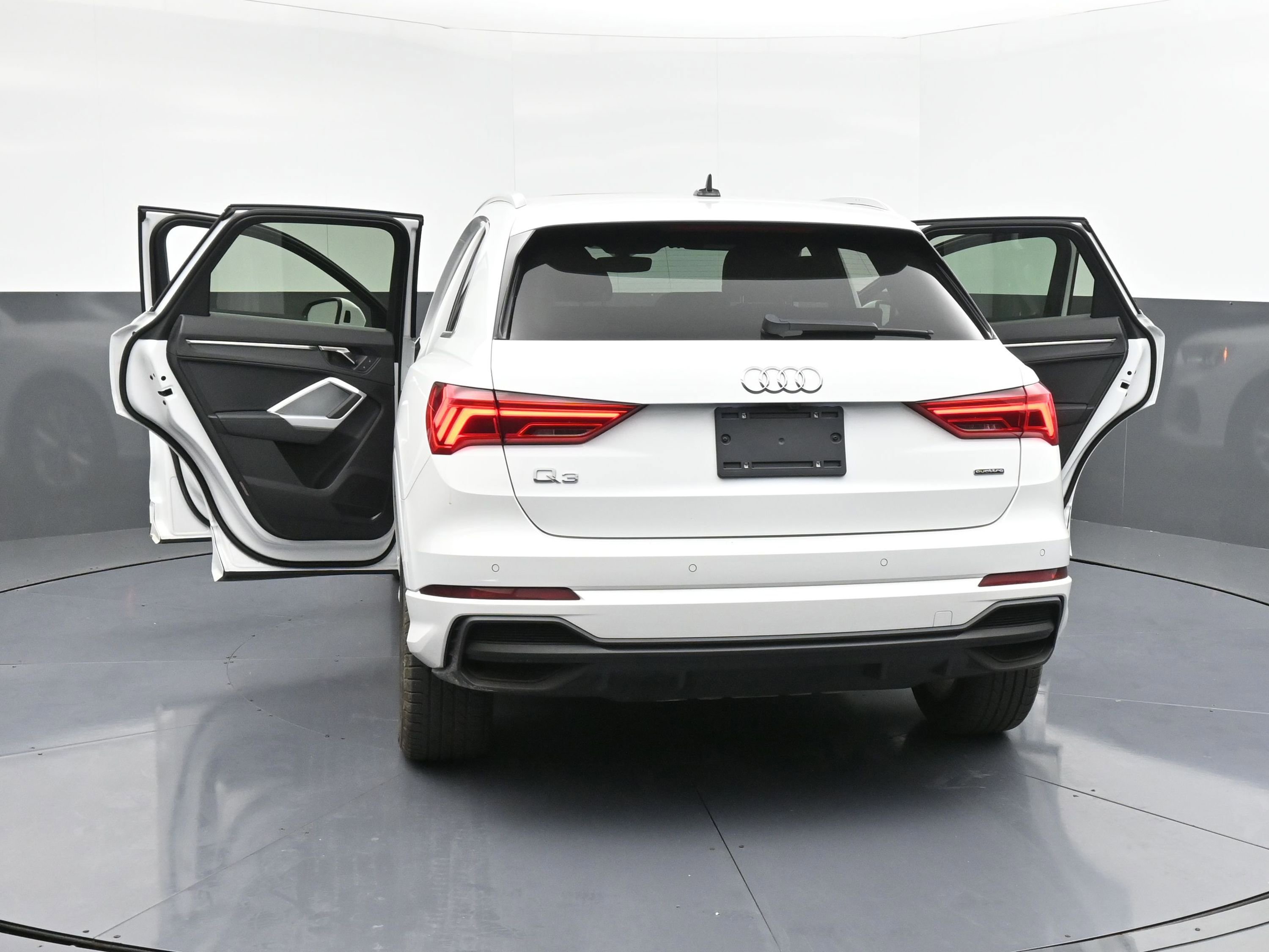 Used 2023 Audi Q3 2.0T Premium w/ Convenience Package image 41