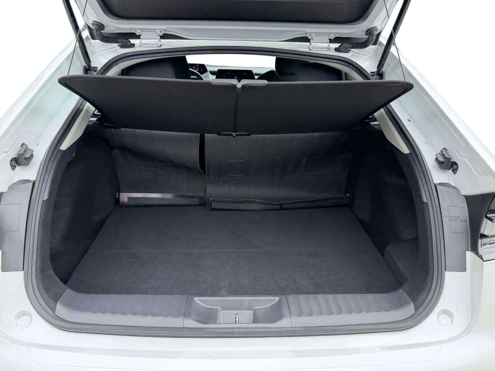 Used 2025 Toyota Prius Plug-In Hybrid FWD image 8