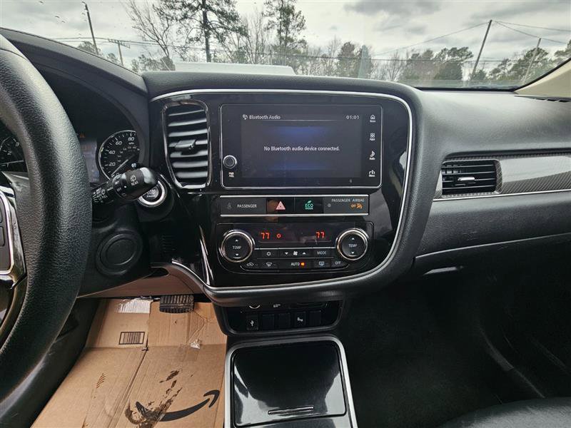 Used 2019 Mitsubishi Outlander SE image 15