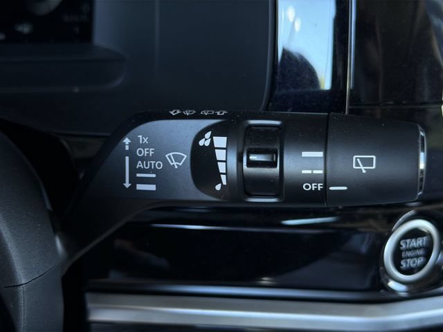 Used 2024 Nissan Pathfinder Platinum w/ Cargo Package AWD/4WD image 33