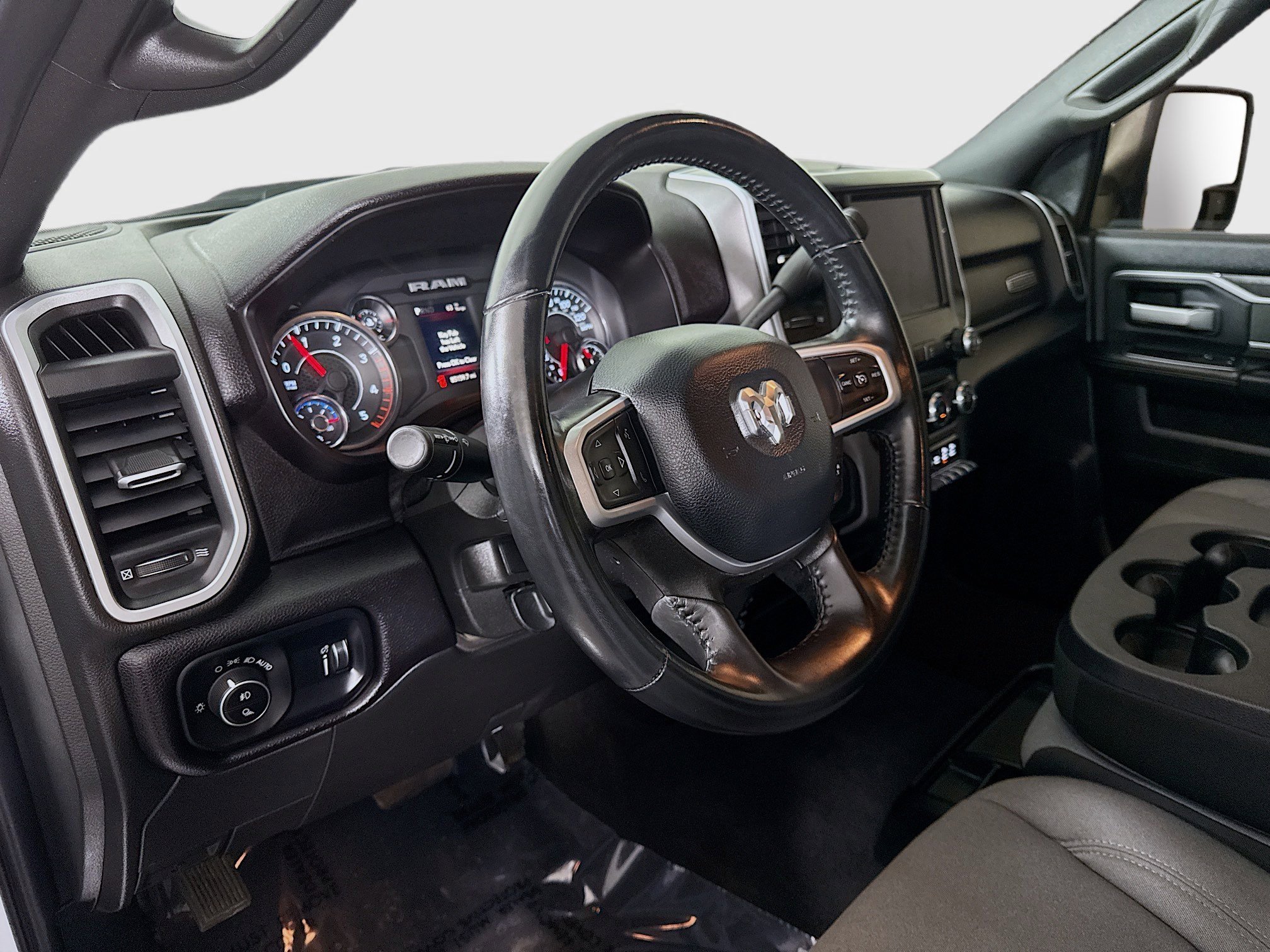 Used 2024 RAM 2500 Big Horn w/ Off Road Package AWD/4WD image 24