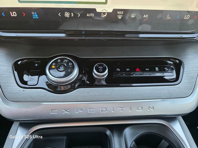 New 2026 Ford Expedition Max Platinum image 24