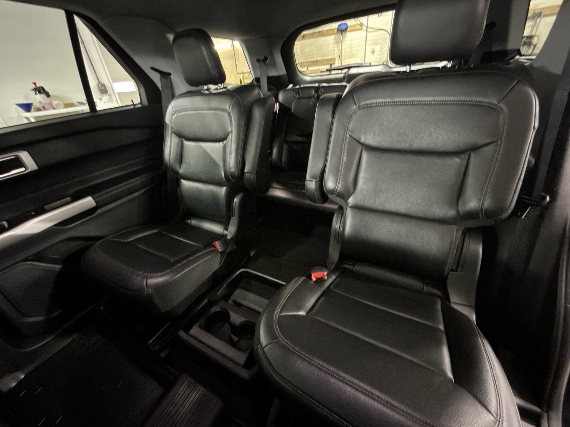 Used 2021 Ford Explorer XLT w/ Equipment Group 202A AWD/4WD image 25
