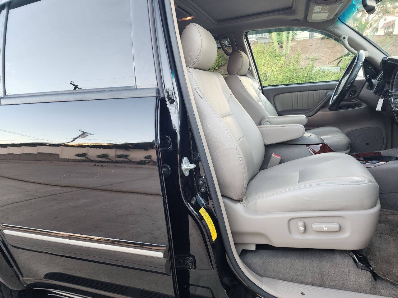 Used 2007 Toyota Sequoia Limited RWD image 11