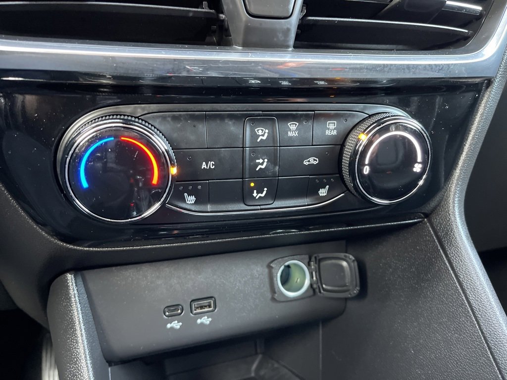 Used 2025 Buick Encore GX Sport Touring w/ Comfort Package image 12