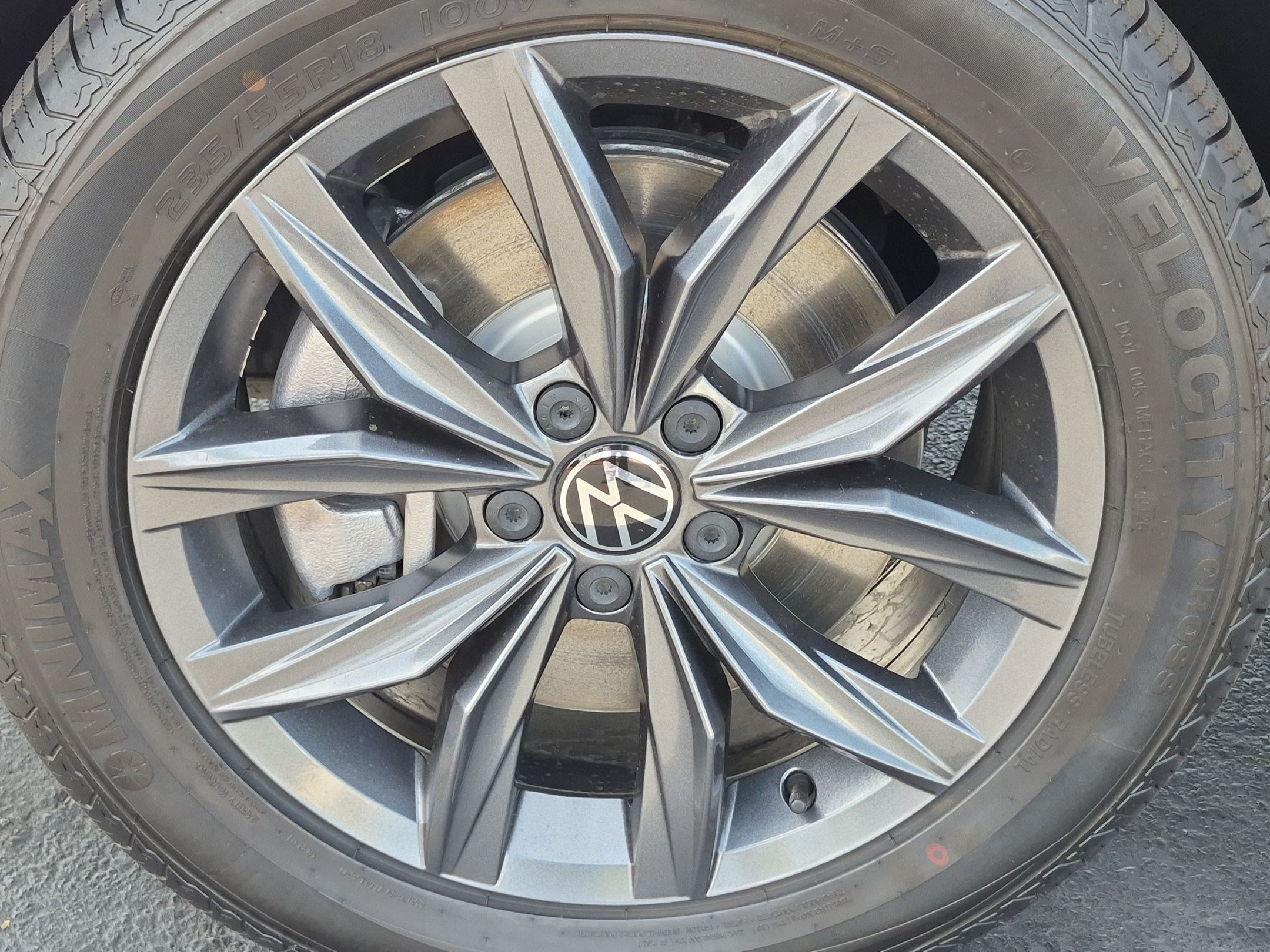 Used 2022 Volkswagen Tiguan SE AWD/4WD image 13
