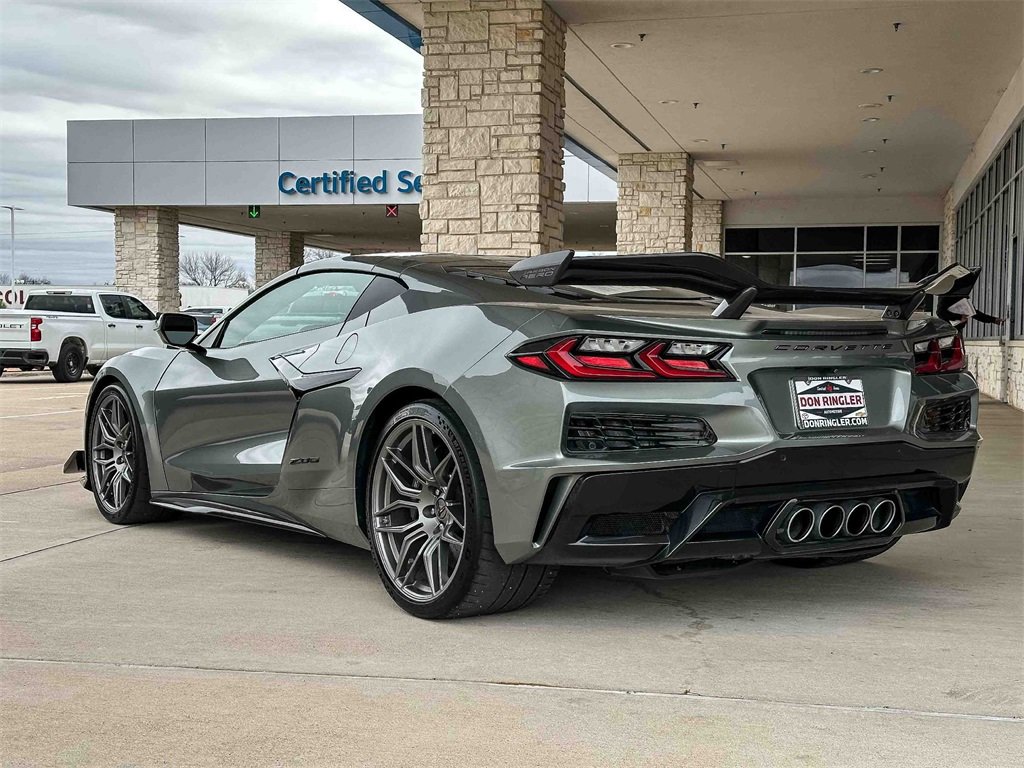 Used 2024 Chevrolet Corvette Z06 w/ Z07 Performance Package image 7