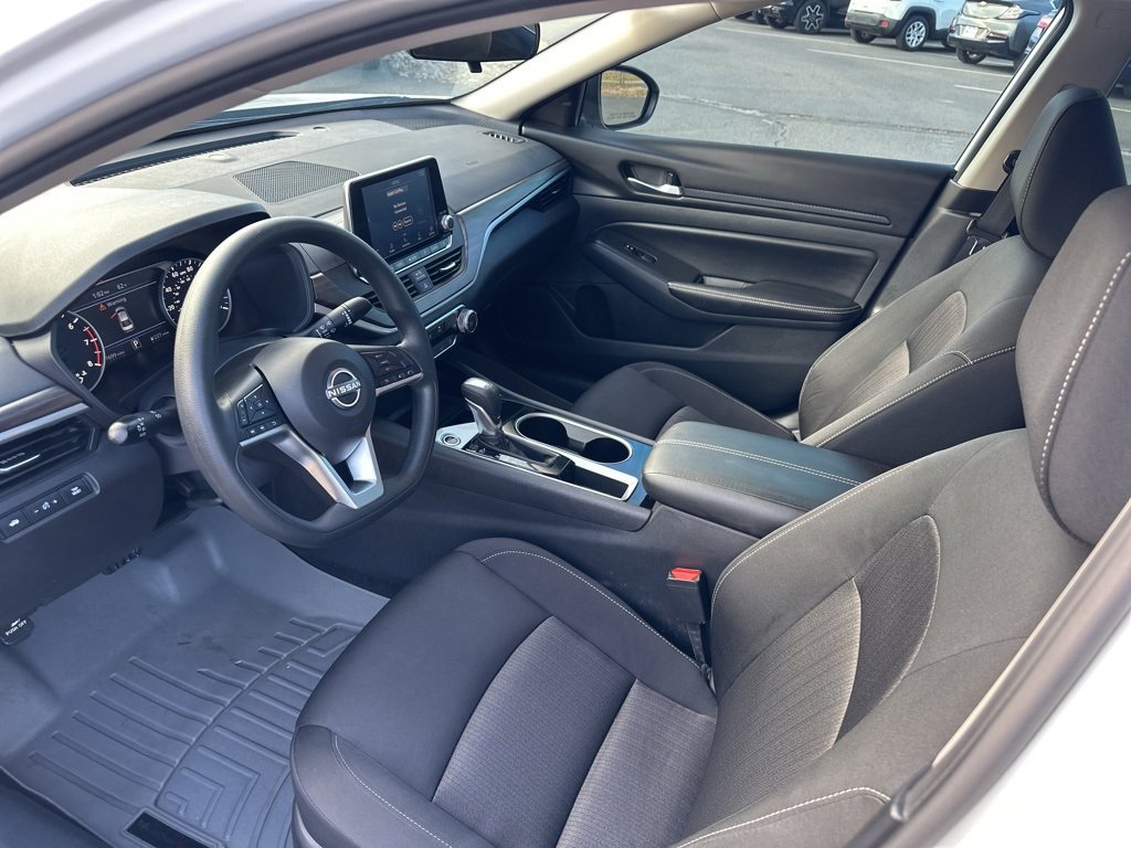 Used 2024 Nissan Altima 2.5 SV image 15