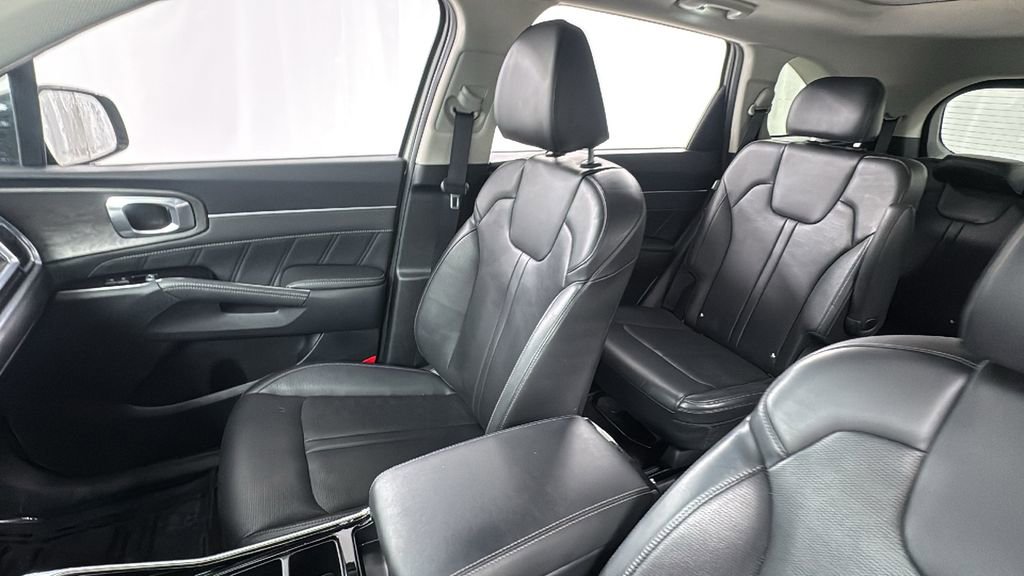 Used 2025 Kia Sorento SX image 13