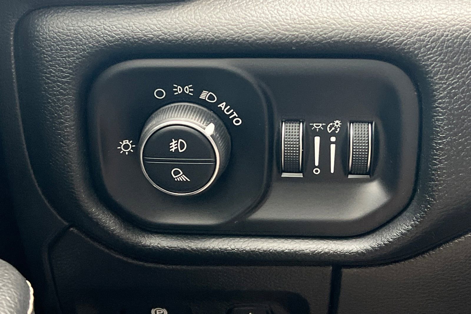 Used 2022 RAM 1500 Laramie image 36