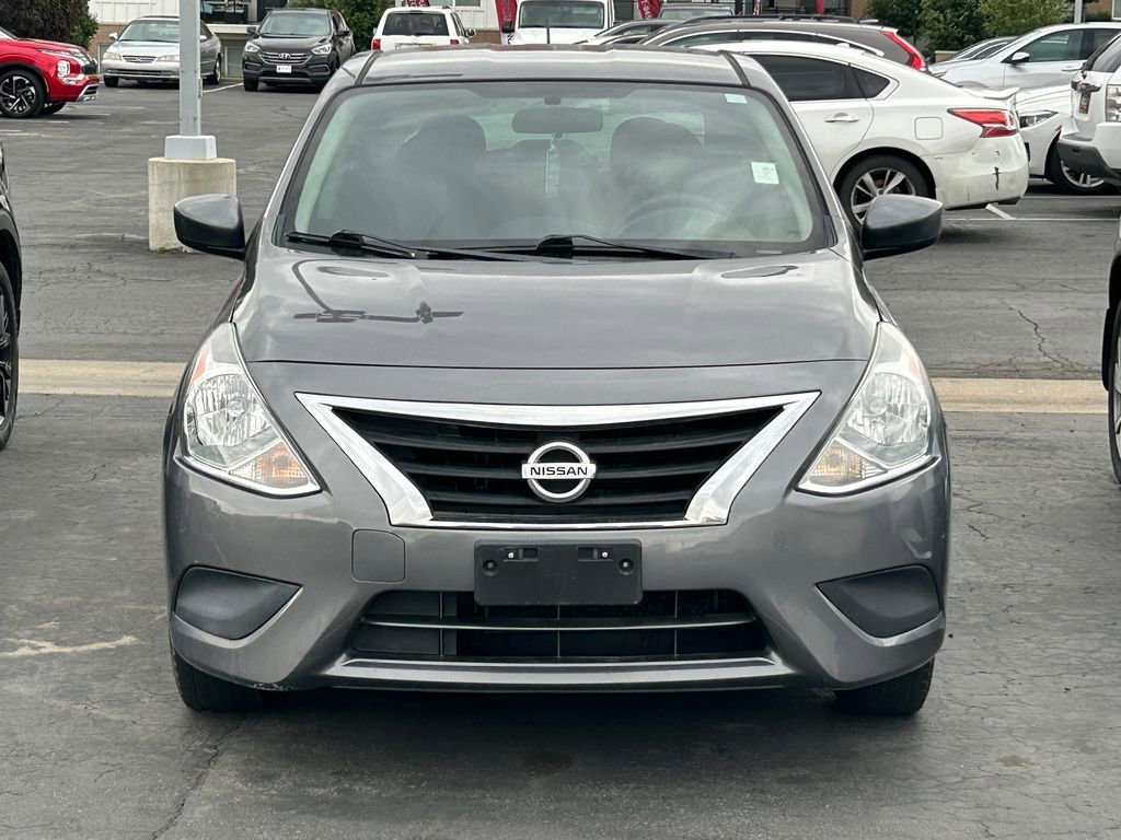 Used 2016 Nissan Versa S FWD image 2