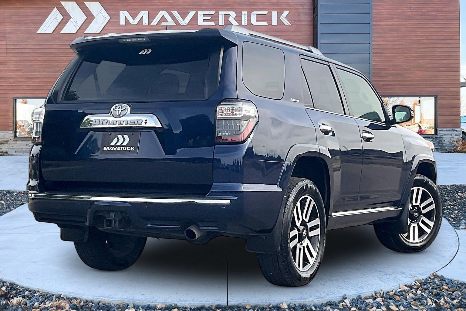 Used 2022 Toyota 4Runner Limited AWD/4WD image 5