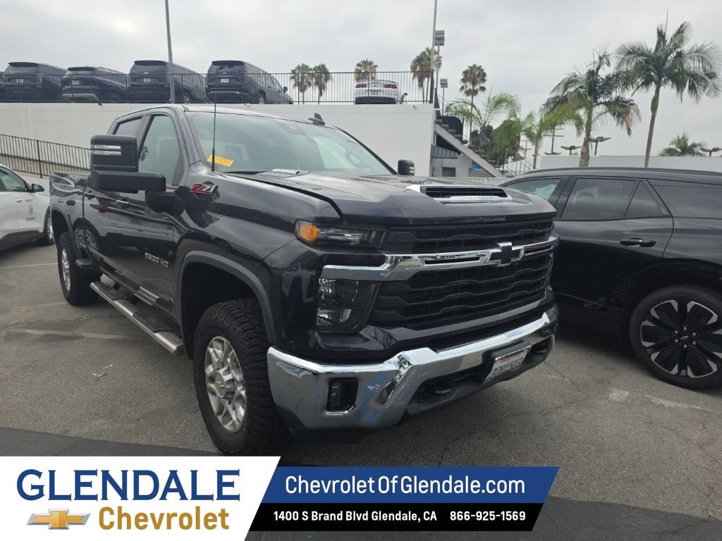Used 2024 Chevrolet Silverado 2500 LT AWD/4WD image 7