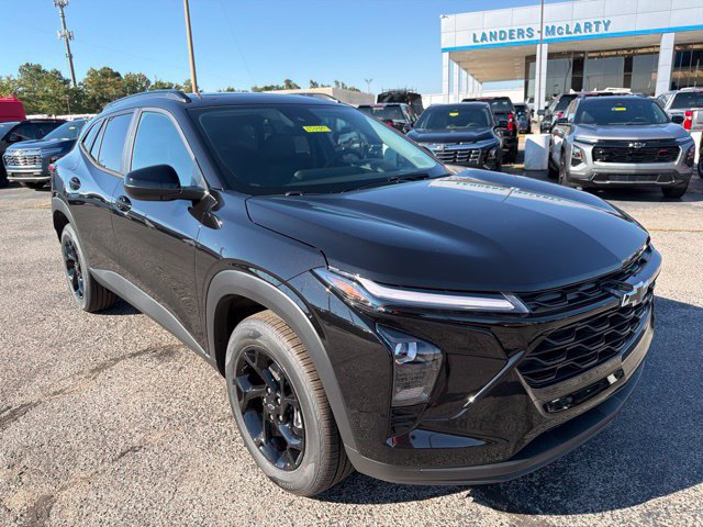 New 2026 Chevrolet Trax LT w/ Sunroof Package FWD image 1
