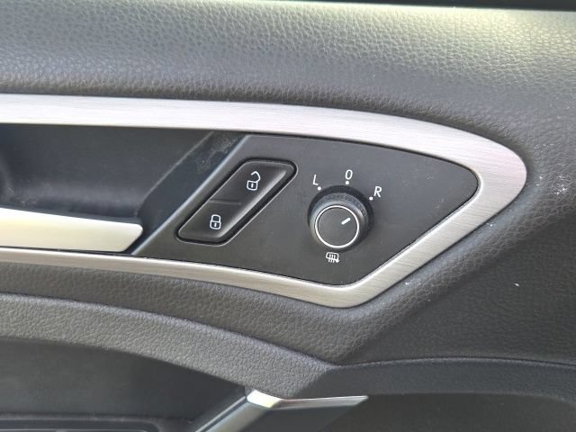 Used 2015 Volkswagen Golf S FWD image 20