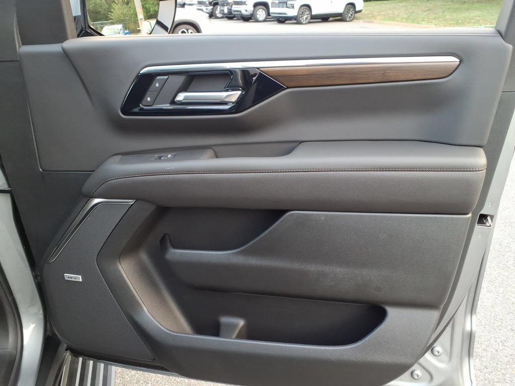 New 2026 Chevrolet Tahoe High Country AWD/4WD image 21