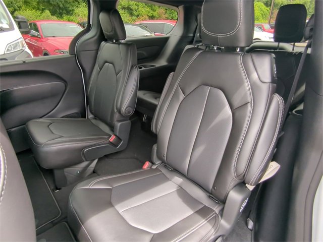 New 2026 Chrysler Pacifica Select image 34